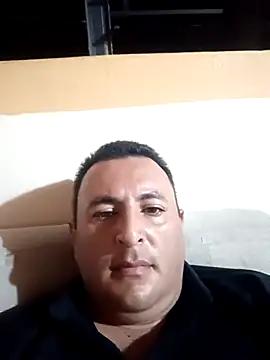HOMBREMADUROHOT2