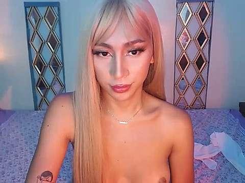 HornyKinkyDoll