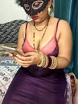 Hot-Beautiful_Cpl
