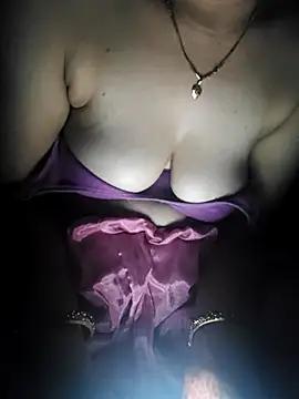 Hotty-Shanaya69