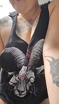 IAM_YOURF8CK1NGQUEEN