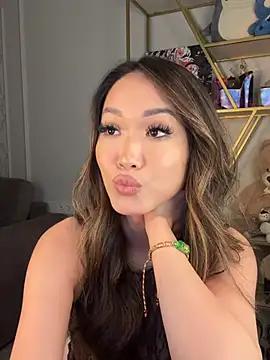 Kami_Lee_XO