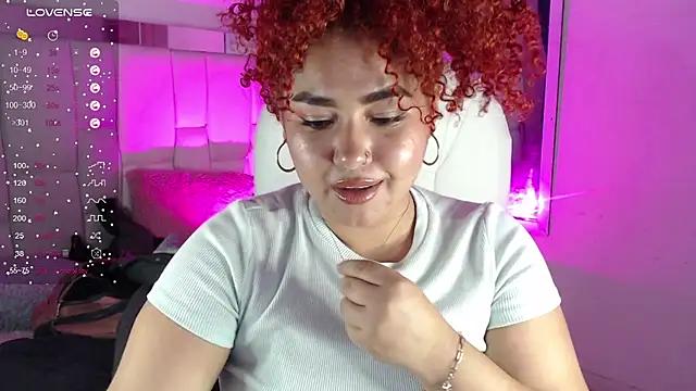 Kary_HotBrunette