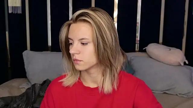 Kiara_Rolls