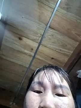 Lady-wet2