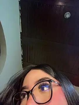 Lana_Hands