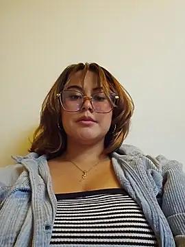 Lara_Moon20