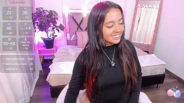 Laraa_tay