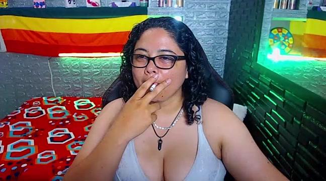 Latina_Big_Clit