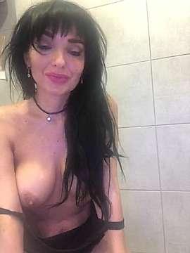 LauraLayy