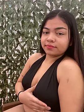 Laura_pinkk18