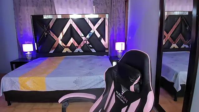 Linda4Petite