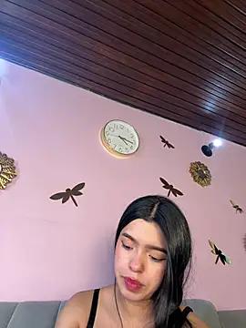 LunaMoore_Pink
