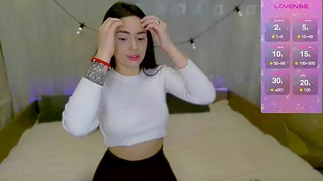 MEGAN_kiss_