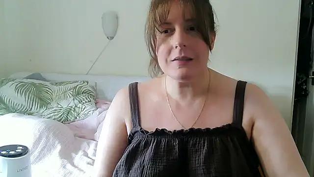 MatureMsFox