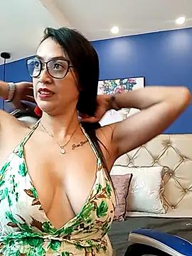 Mature_julianaa