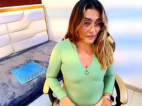 MiaAmadorVS