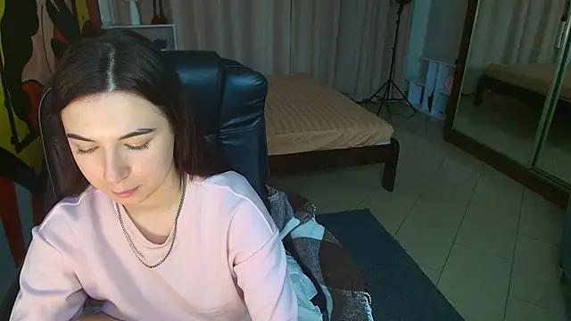Mila_Vael
