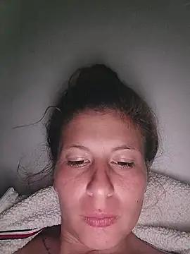 Nahomi_Lov