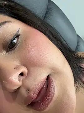 Nailealipsglossy