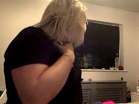 PINKY-OH-SO-KINKY69