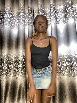 Petite-queen