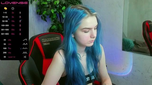 Pretty_Moon_Girl_
