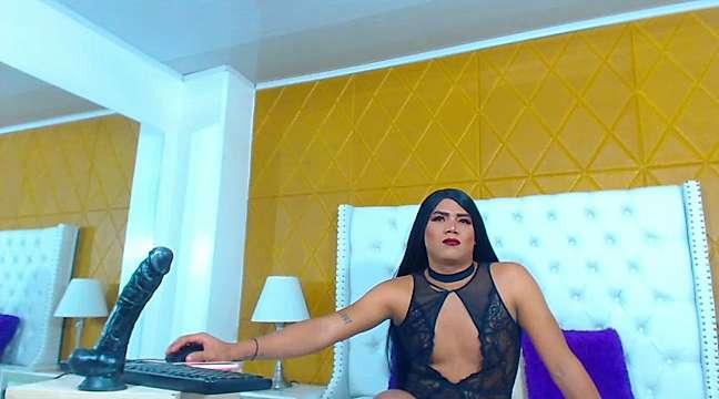 SARA_DOLL_QUEEN