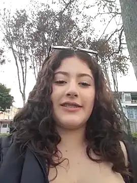 Sasha_and_Lena_outdoors