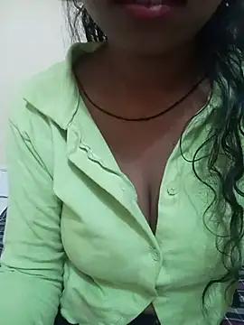 Sexy-Zeenat