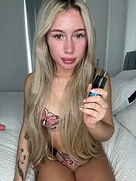 SexySaraxxoo