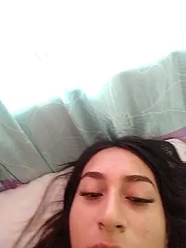 Sexy_sara_outdoorss