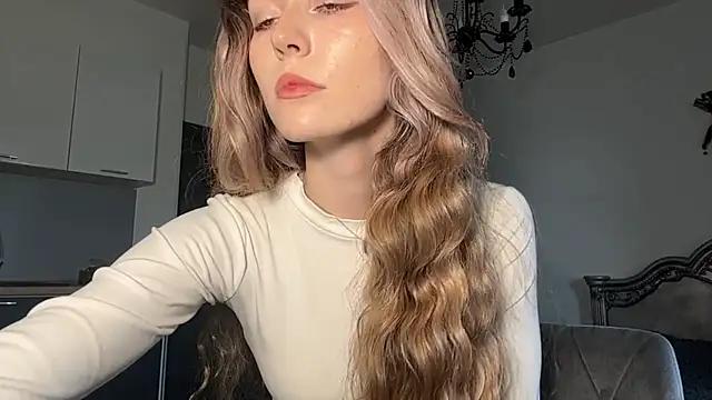 ShyandSkinnyAlice