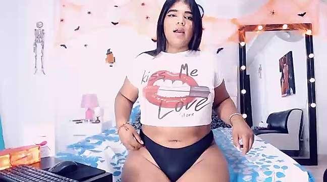 Sofia_Curvy_
