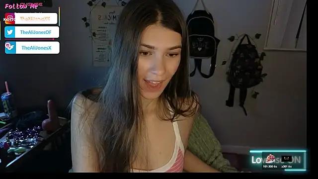 TheAliJonesX