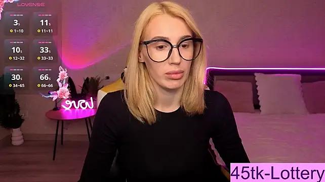 ToxicDollKiss