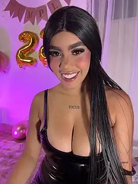 Tyra_malkovaa