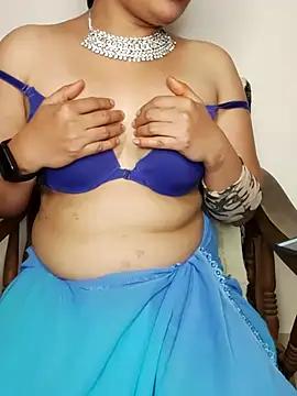 Ur_Classic_housewife