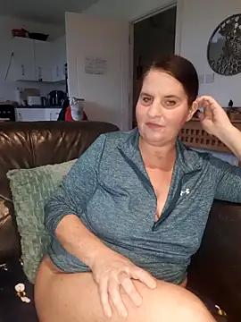 Velvet-Milf