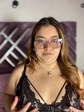 ZoeBennett_Pink