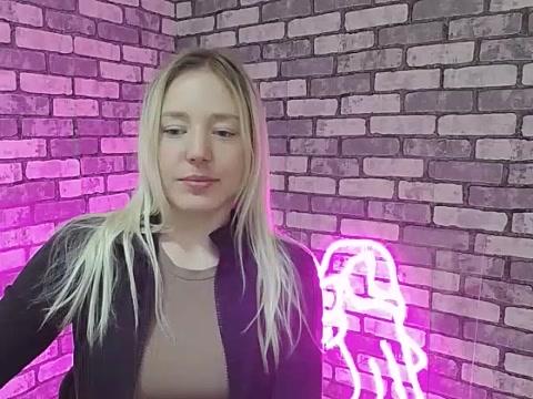 _Vivi_blond