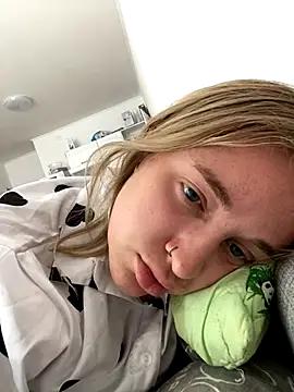 _blonde_babe