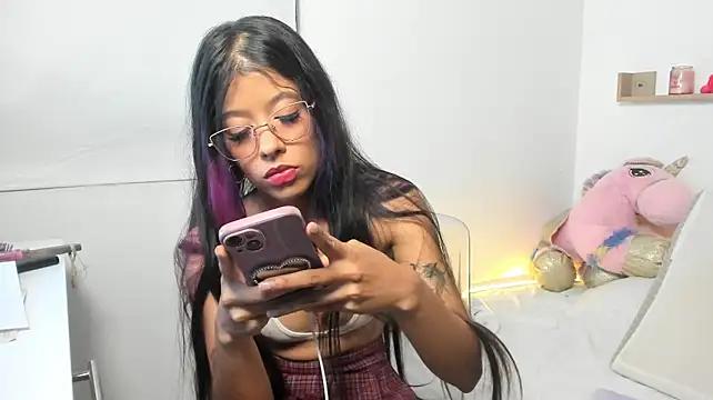 analia_collins