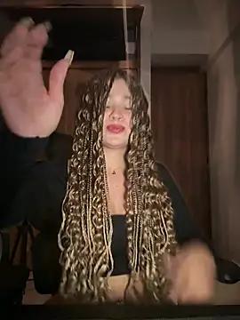 bella_parisi
