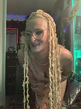 blondebarbiebae