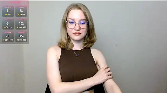 cindi_hot