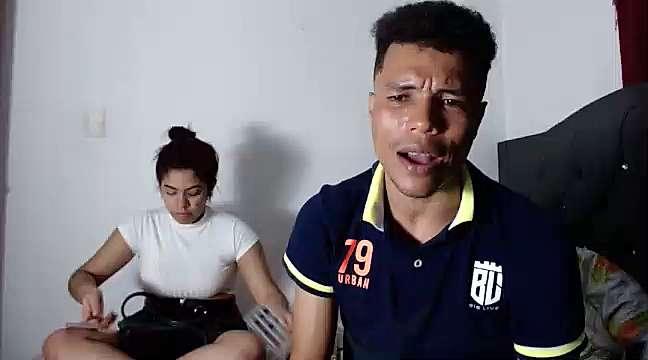 couplevery_hot27