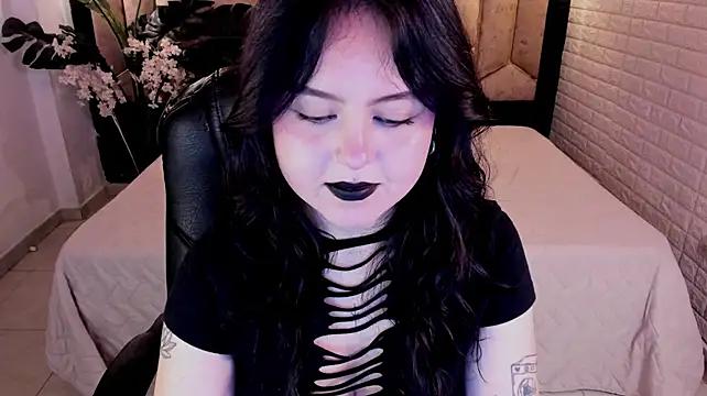 crimson_tati_