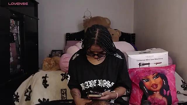 devi_black13_
