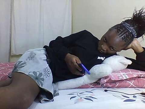 ebony_cutevero